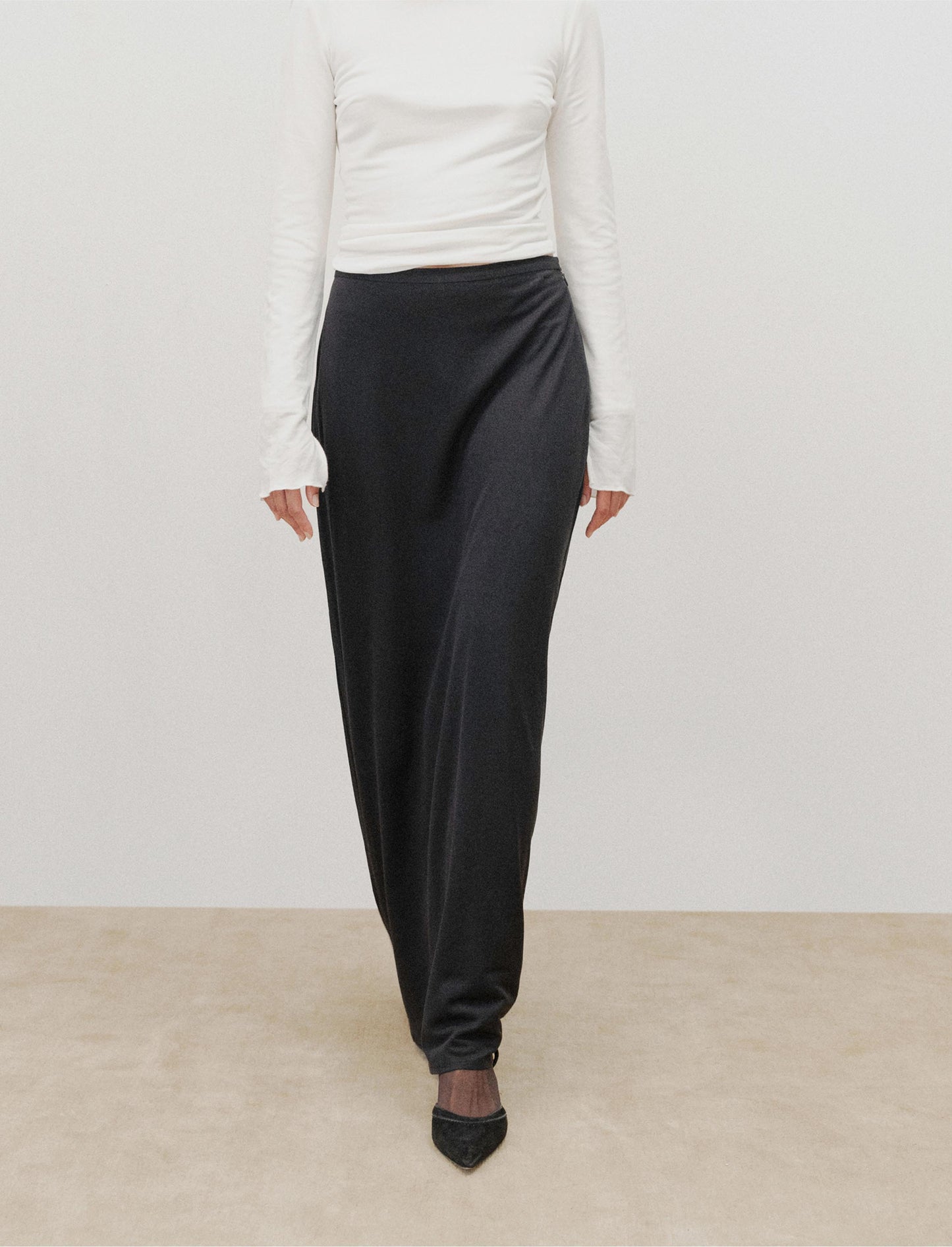 The Floor Skirt in Natural