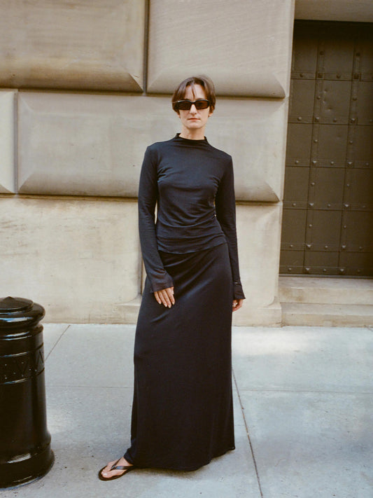 The Floor Skirt in Black